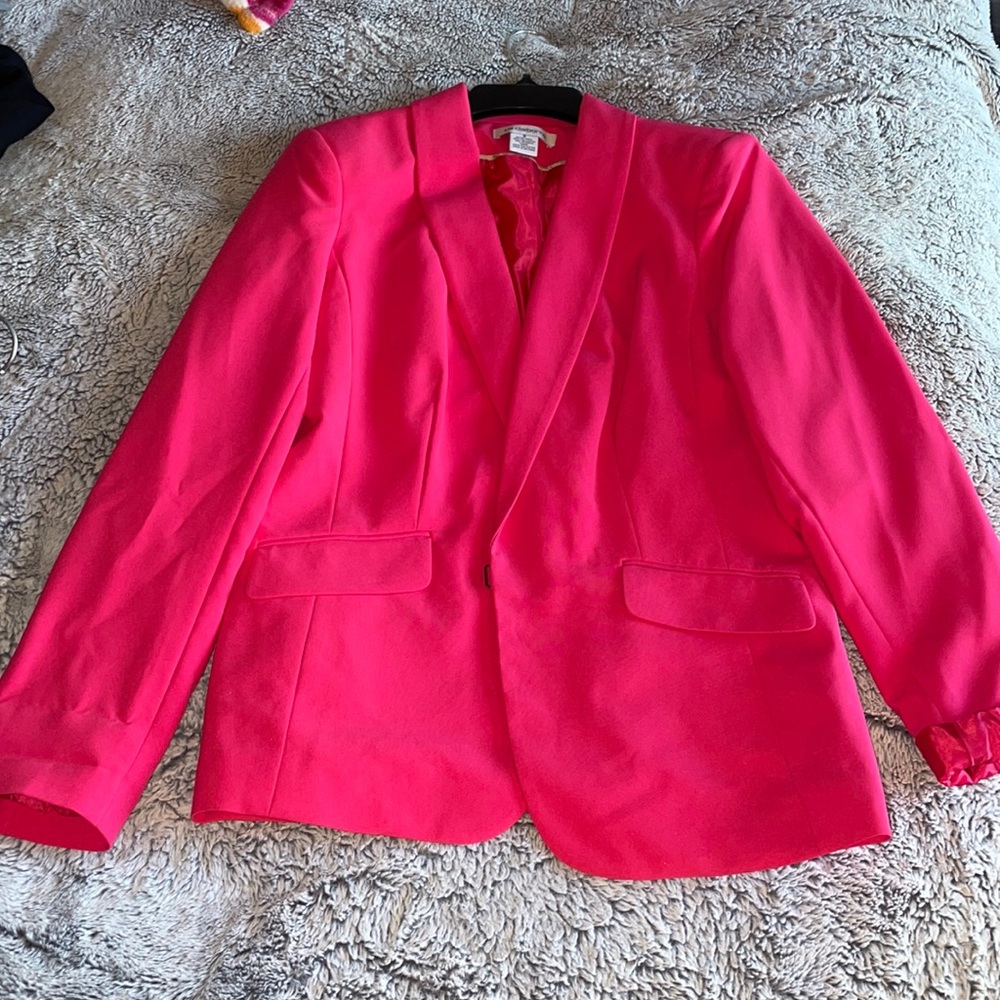 Women’s bright pink Liz Claiborne size 6 long line blazer